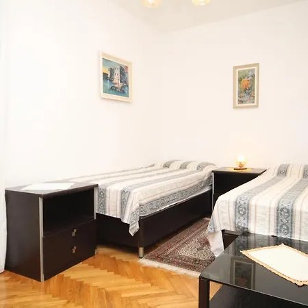 With Wifi Mali Lošinj